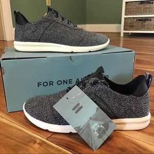 Toms Cabrillo Black Terry Cloth size 7.5